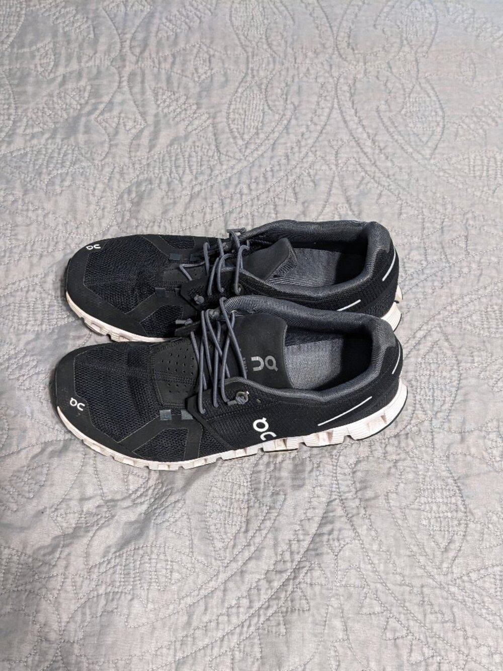 ON Cloud Black Running Shoes (Black)
